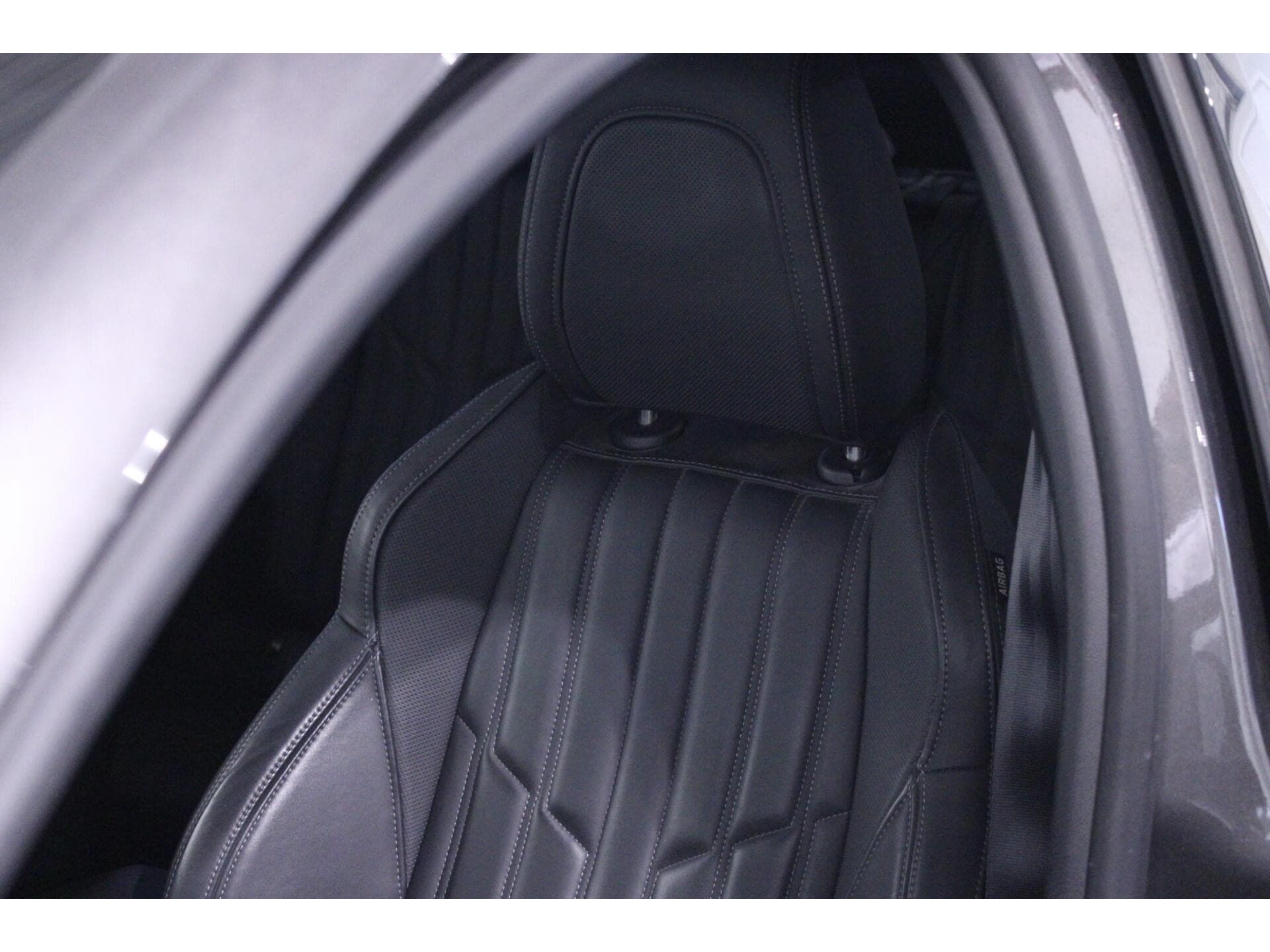 Peugeot 208 - Foto 12