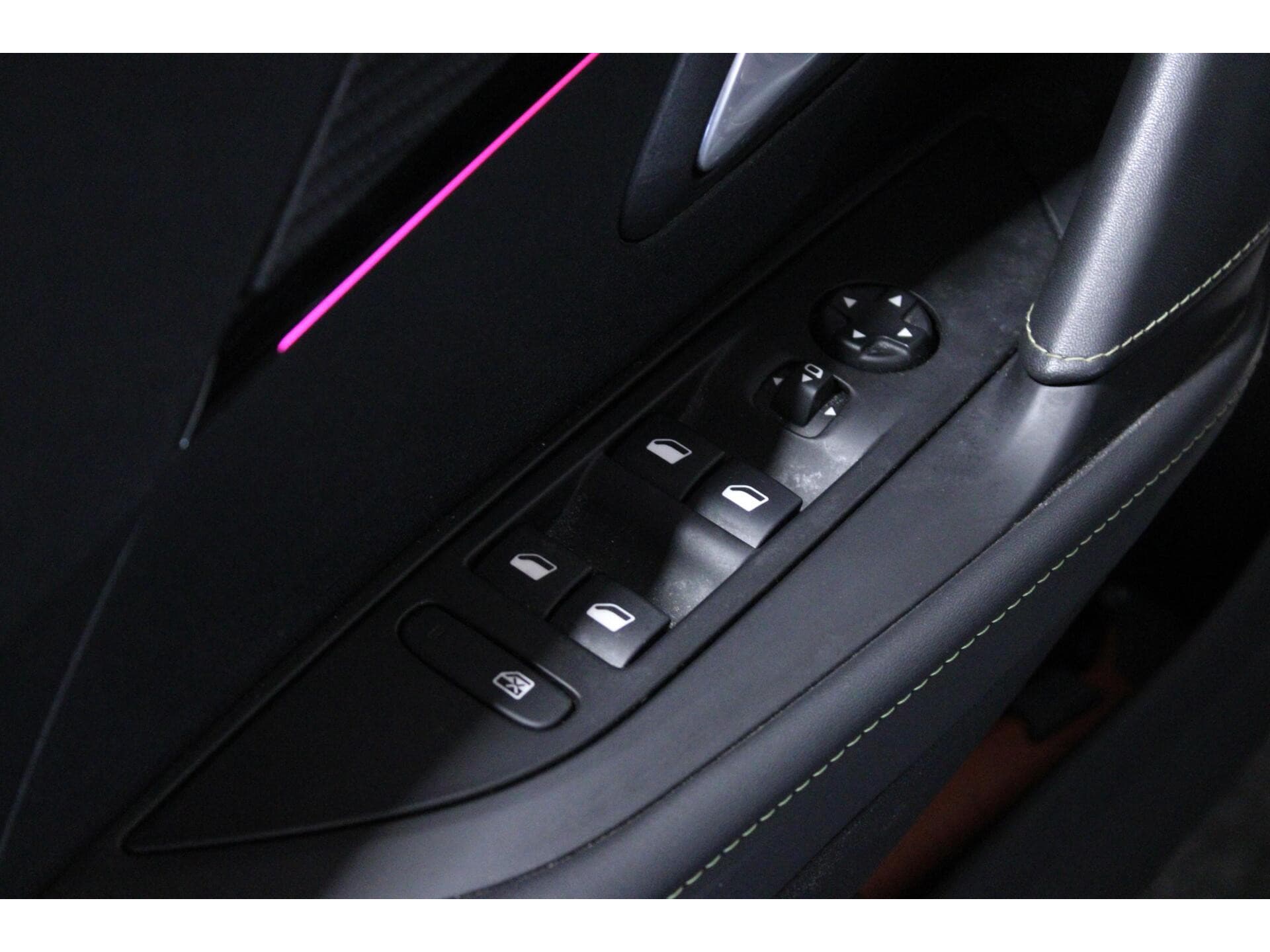 Peugeot 208 - Foto 14