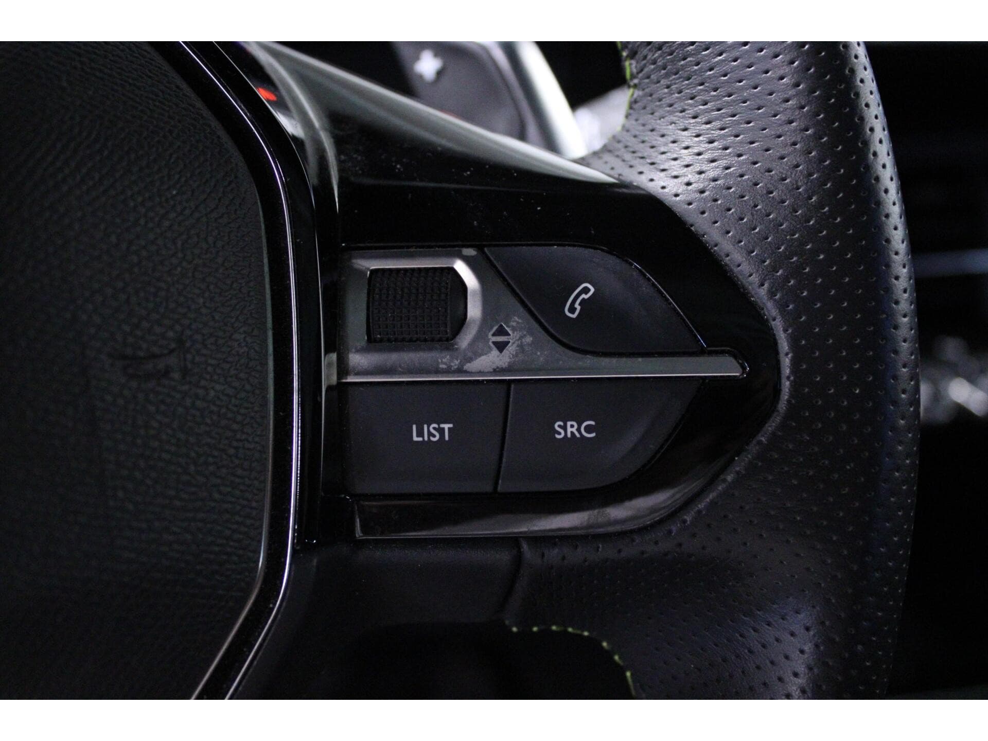 Peugeot 208 - Foto 19
