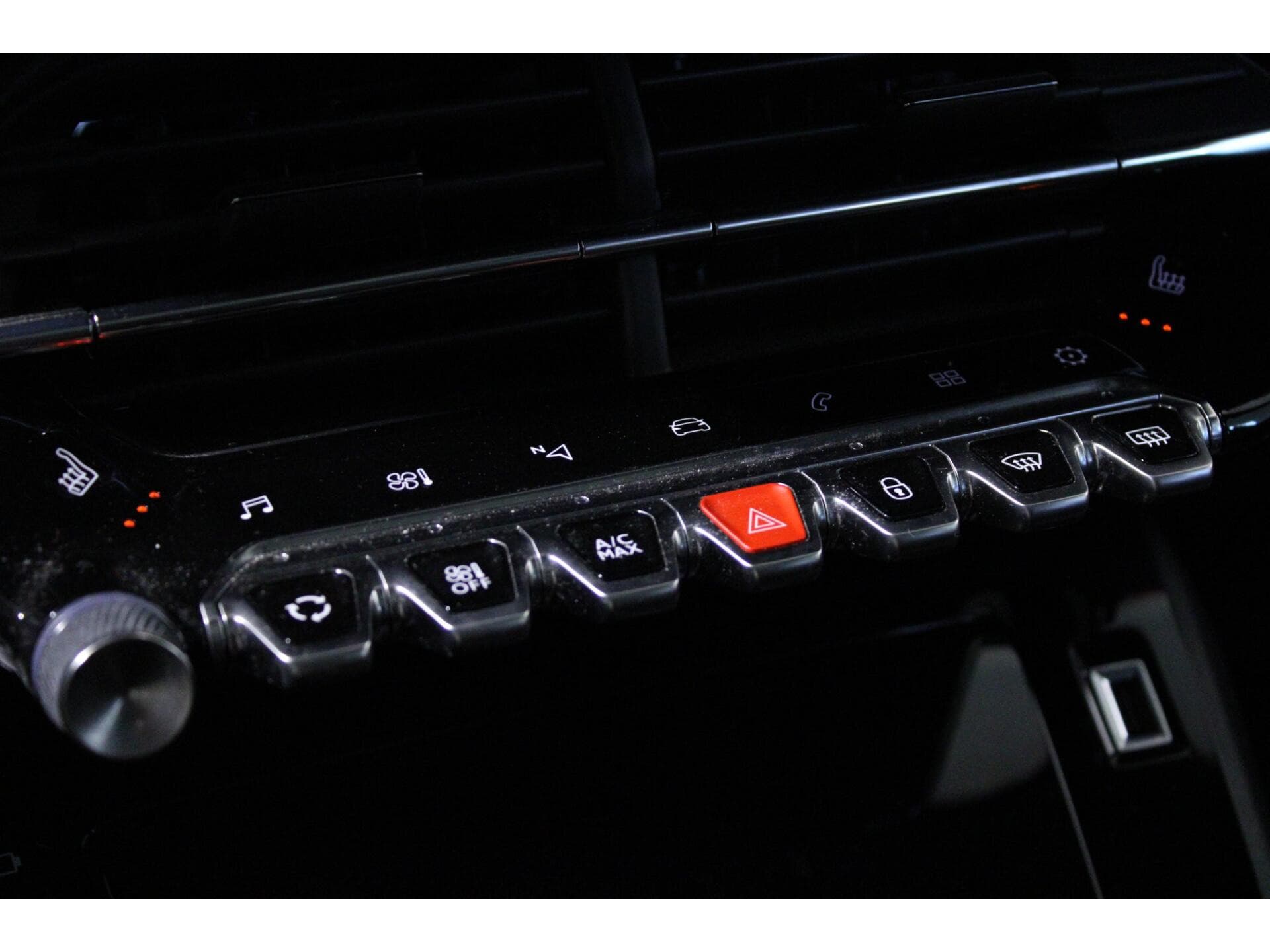 Peugeot 208 - Foto 24