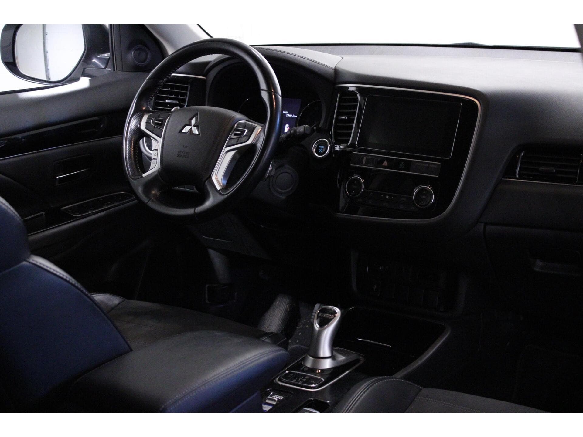 Mitsubishi Outlander - Foto 2