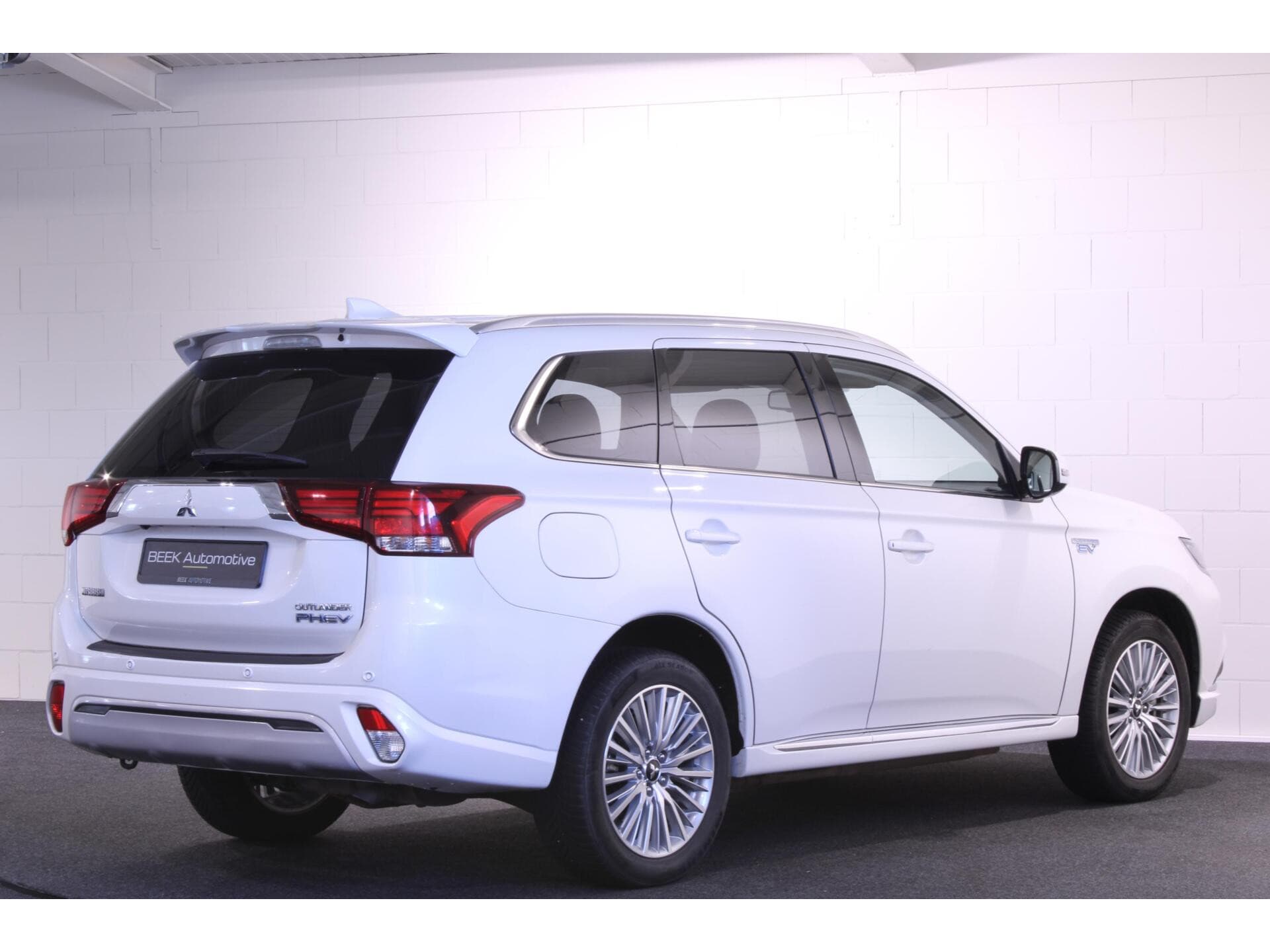 Mitsubishi Outlander - Foto 3