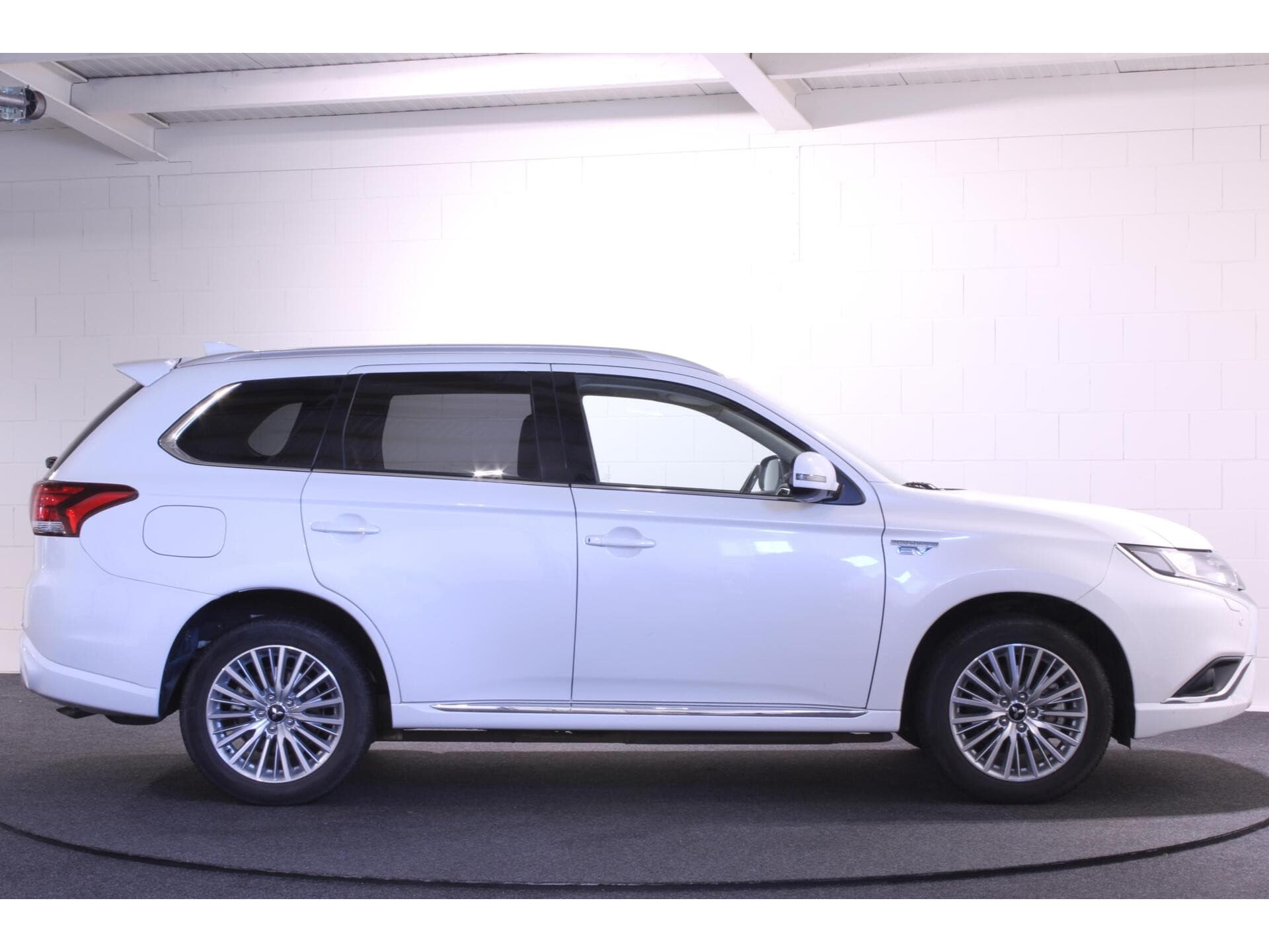 Mitsubishi Outlander - Foto 4