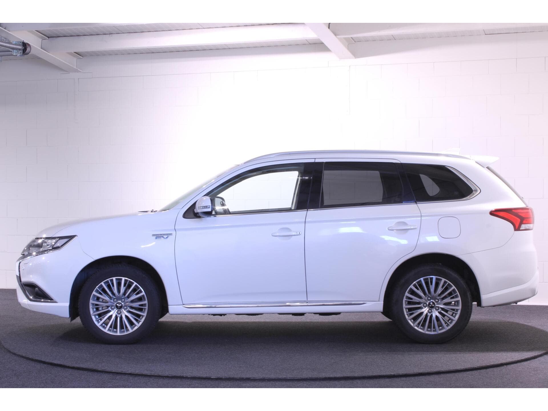 Mitsubishi Outlander - Foto 5