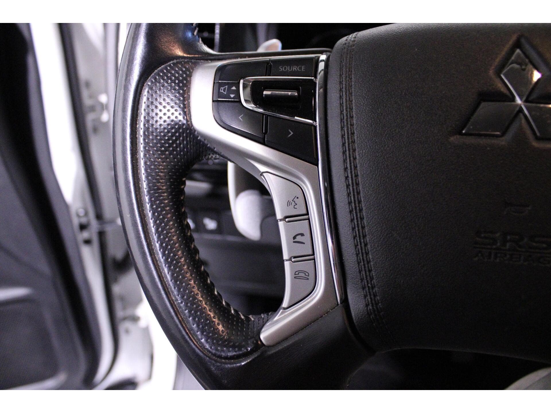 Mitsubishi Outlander - Foto 13