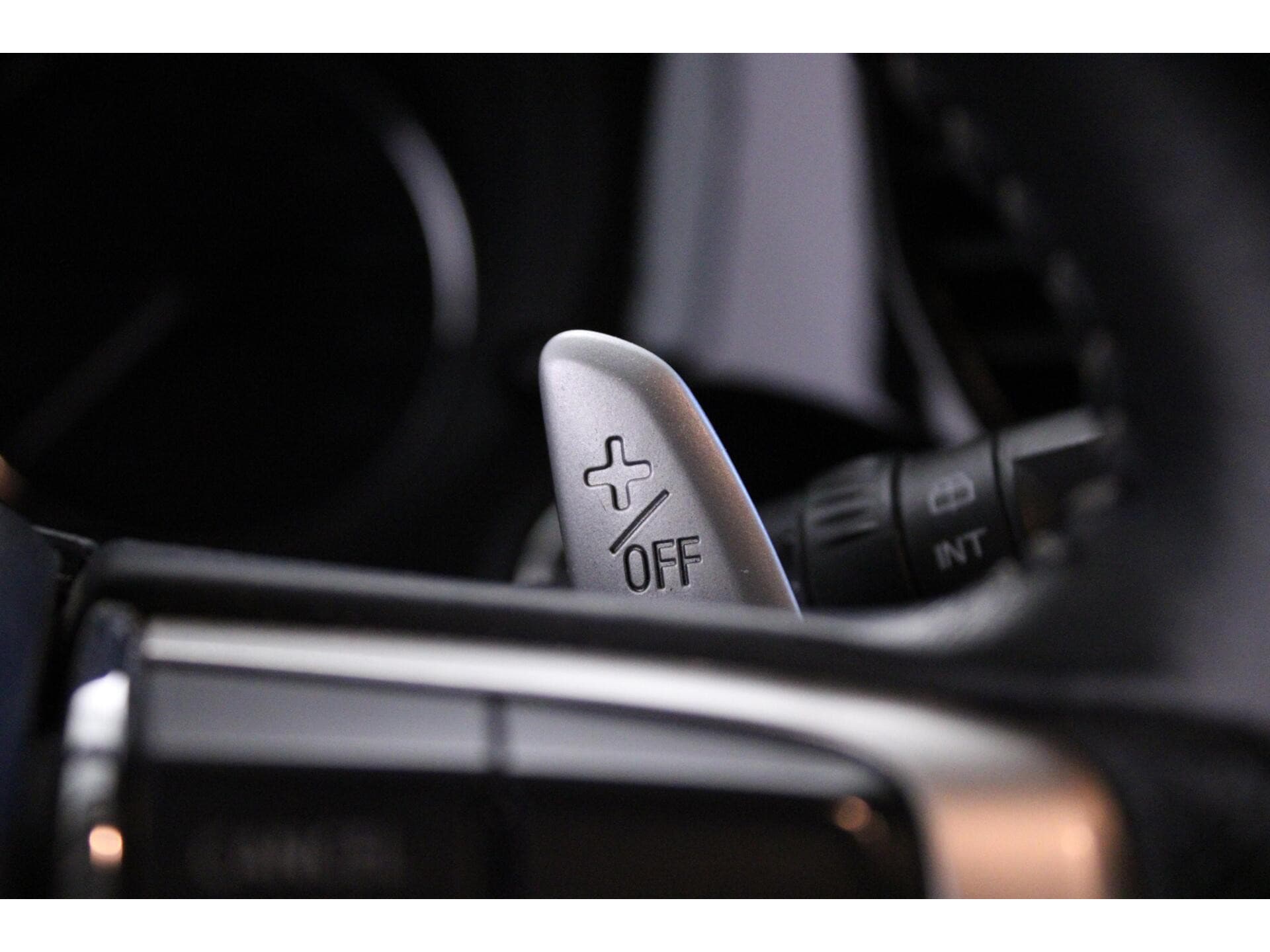 Mitsubishi Outlander - Foto 16