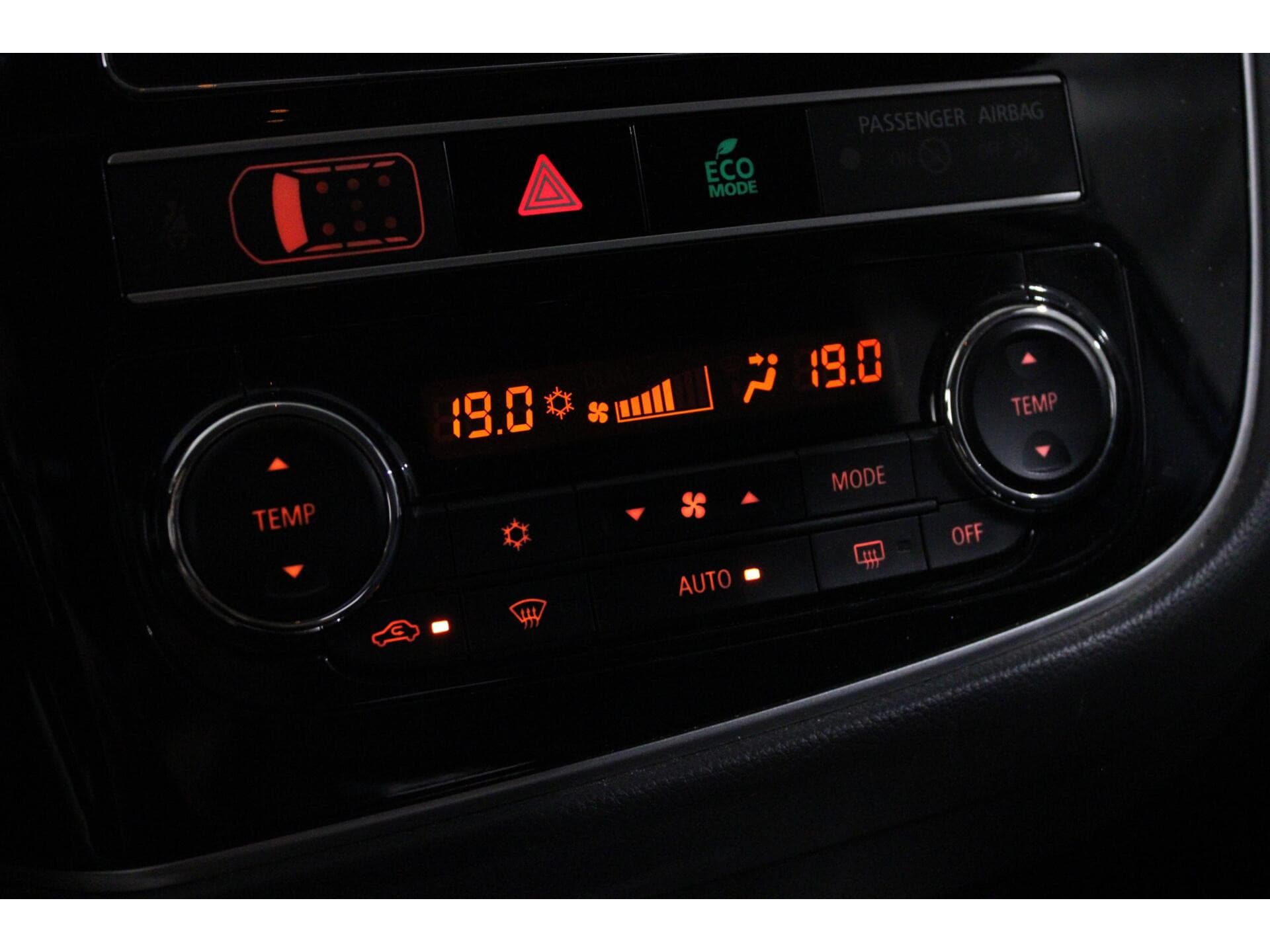 Mitsubishi Outlander - Foto 19