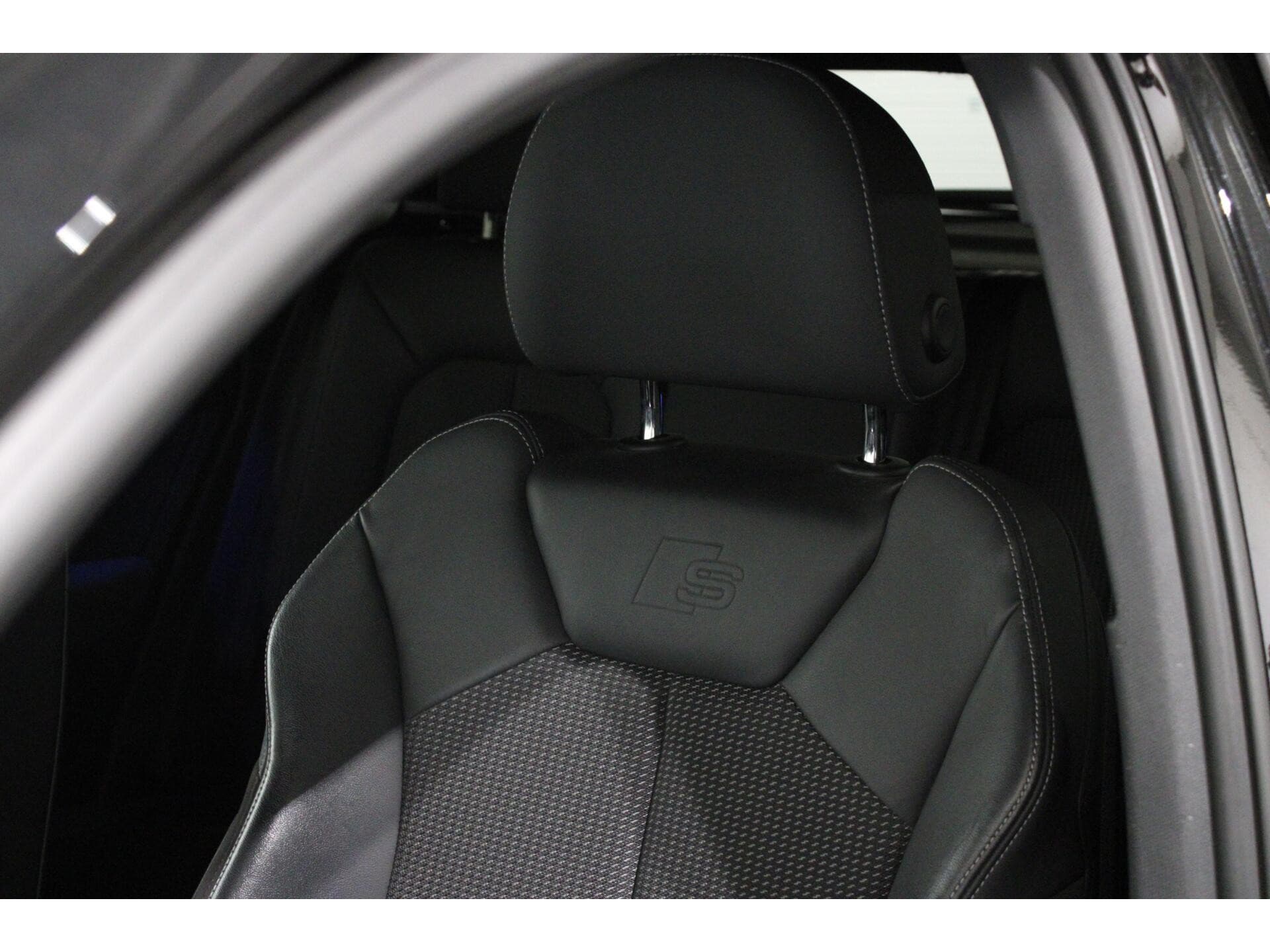 Audi Q3 - Foto 12