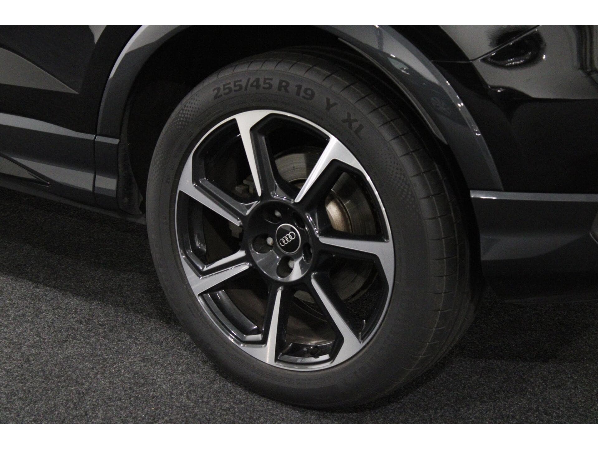 Audi Q3 - Foto 29