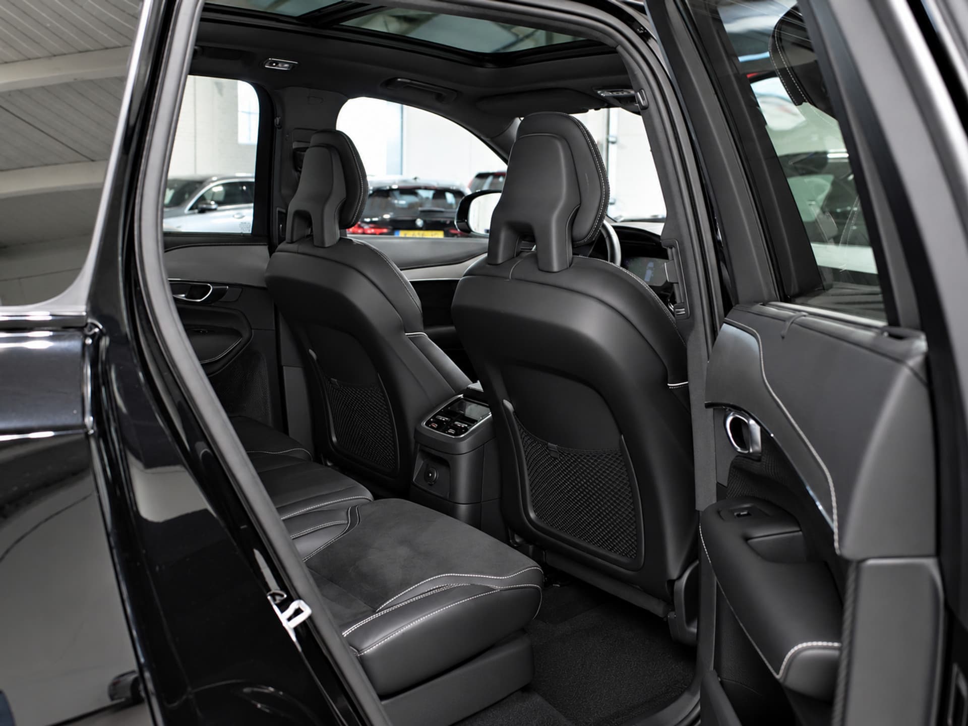 Volvo XC90 - Foto 24